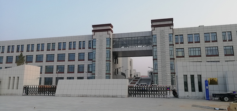 鄂爾多斯市蒙古族學校電教室電腦桌，安裝升降屏風桌